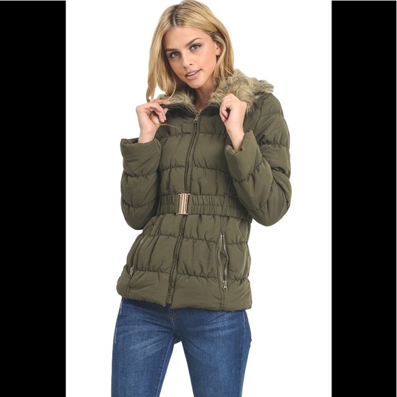 ♨️SOLD OUT!!♨️Plus Puffer Jacket Faux Fur - Picture 2 of 4